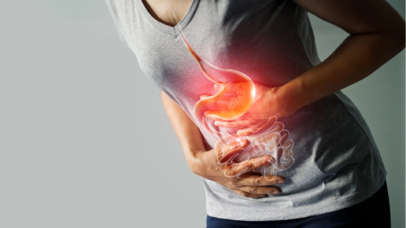 Seseorang sedang mengalami permasalahan pencernaan